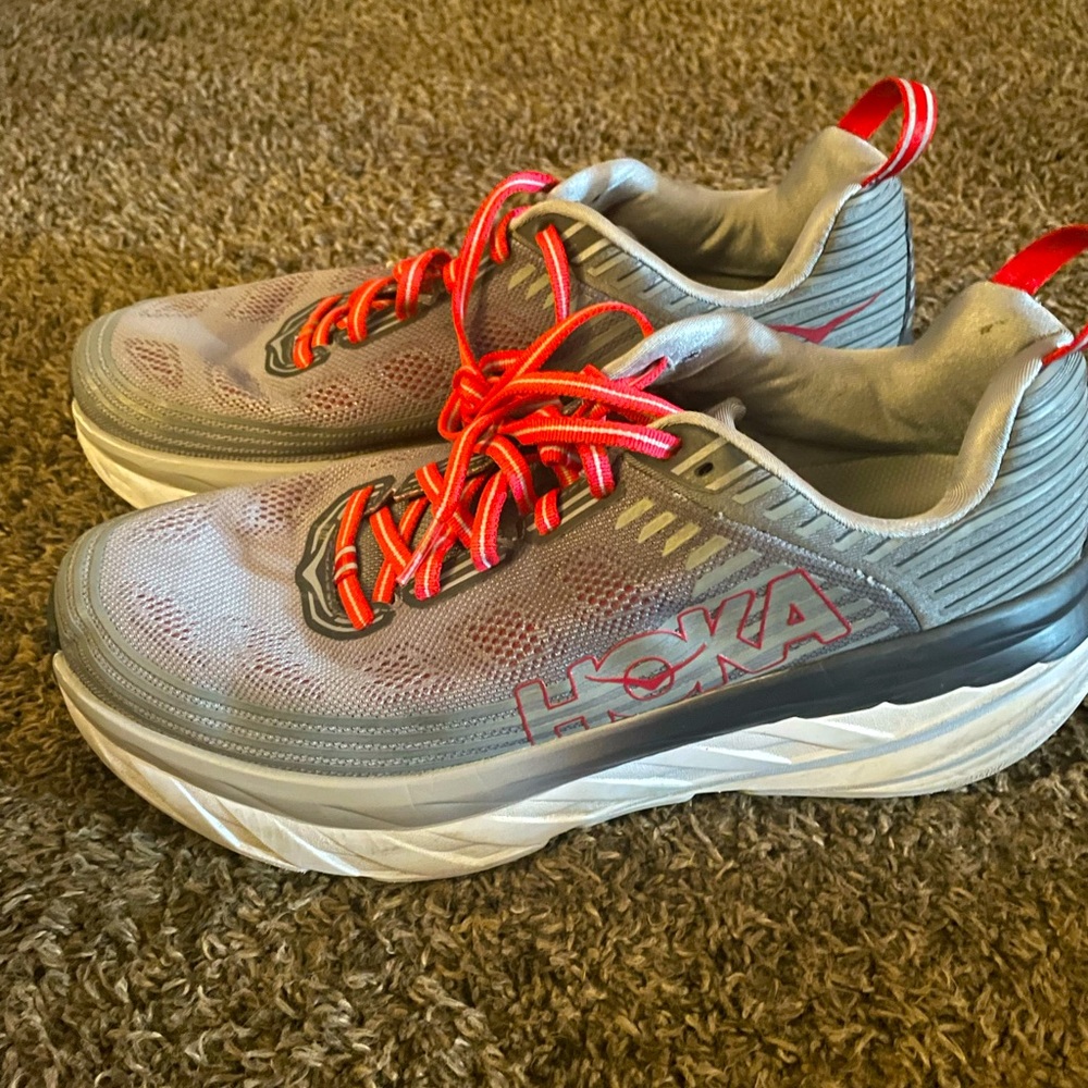 HOKA ONE ONE MENS SIZE 10 GREY AND RED 🔴☑️